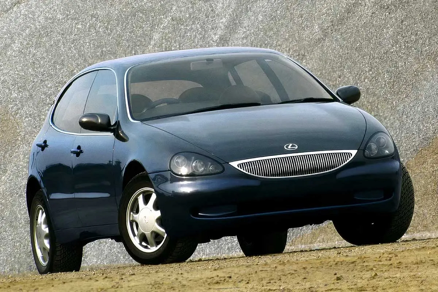 داستان لکسوس لاندائو، هاچبک لوکس هشت سیلندری که تولید نشد