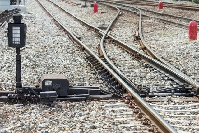 دستگیری عوامل تخریب سوزن ریل راهآهن در اندیمشک