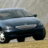 داستان لکسوس لاندائو، هاچبک لوکس هشت سیلندری که تولید نشد