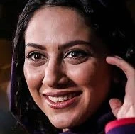 چهره تازه مونا فرجاد، با کَمی کمک از خواهرش