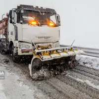 ‍ محورهای مواصلاتی در آذربایجان‌غربی برفی و لغزنده است 