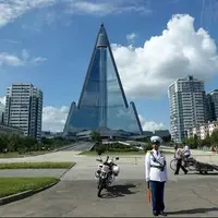 عکسهایی دیدهنشده از درون بلندترین ساختمان کره شمالی