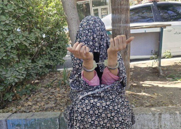 مادر و دختر رمال دستگیر شدند