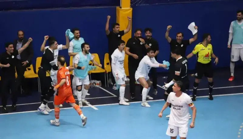 شانس قهرمانی سیرجانیها به مو رسید اما پاره نشد!