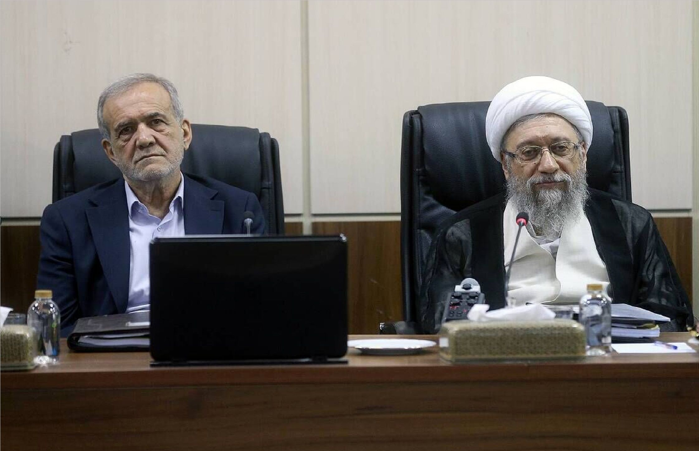 پاسخ رئیس مجمع به سوالی درخصوص لوایح FATF: توصیه از هیچ کس نمیپذیرم؛ حرف پزشکیان را هم گوش نمیکنم