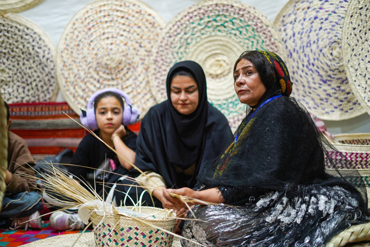 نمایشگاه حصیربافی در شهرستان مهر