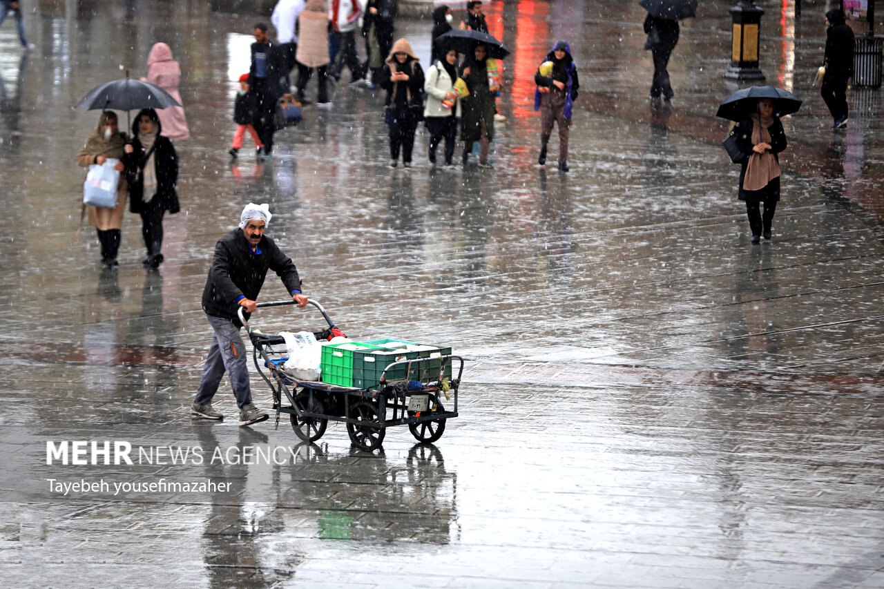 عکس/بارش سنگین باران در همدان