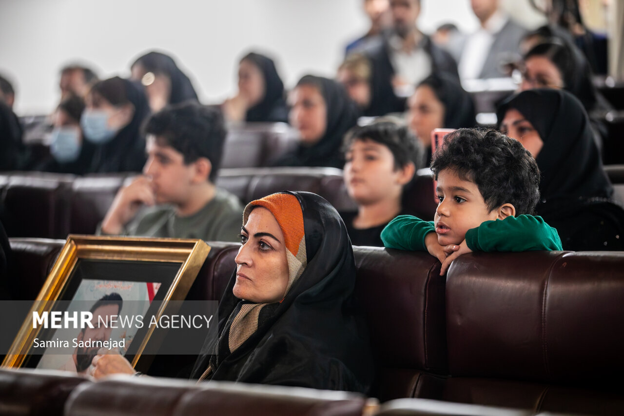 عکس/تجلیل از مادران و همسران شهدای جنگ ۱۲ روزه