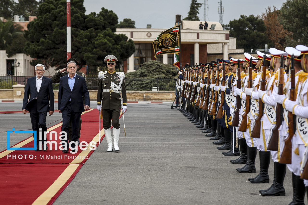 عکس/ بدرقه رئیس جمهور به قزاقستان