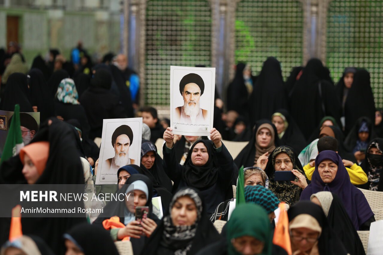 عکس/جشن ولادت حضرت زهرا(س) در حرم امام خمینی(ره)