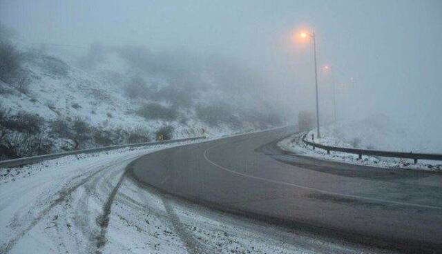 بارش برف در برخی محورهای کهگیلویه و بویراحمد