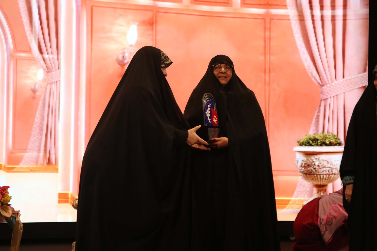 جشن بزرگ" زن جریان زندگی"