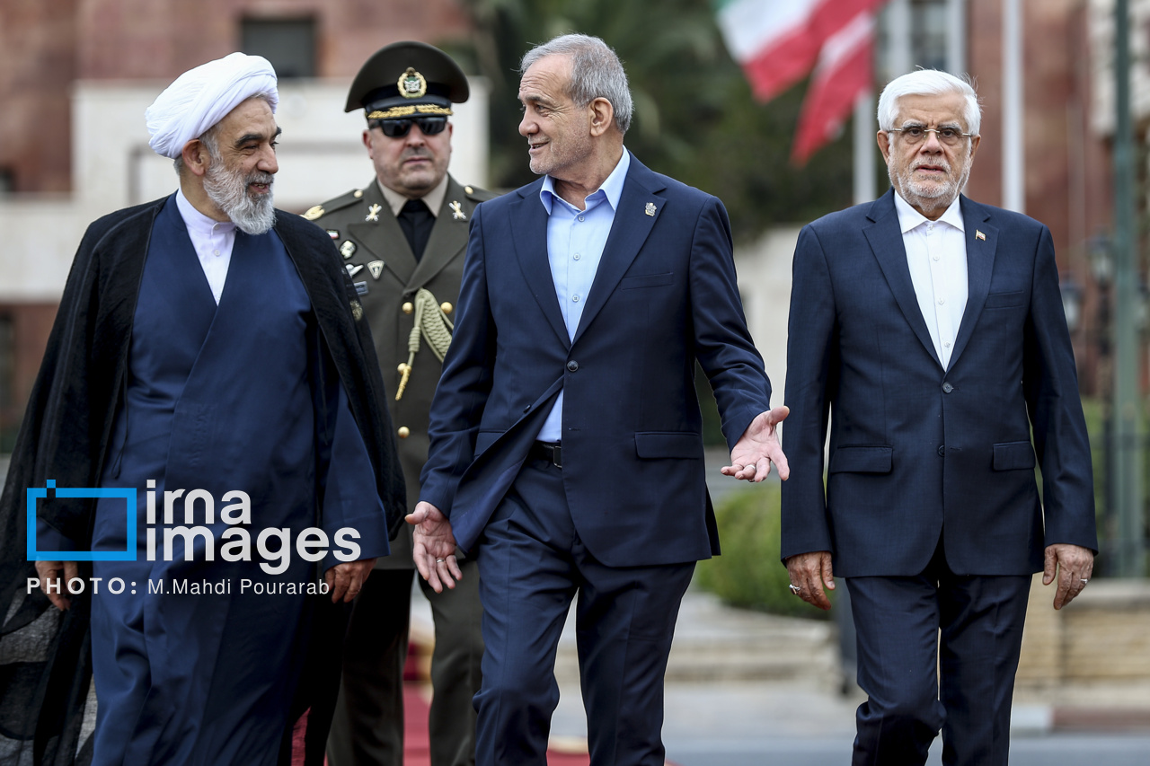 عکس/ بدرقه رئیس جمهور به قزاقستان