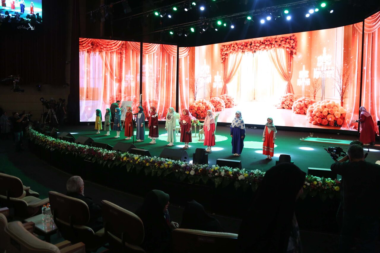 جشن بزرگ" زن جریان زندگی"