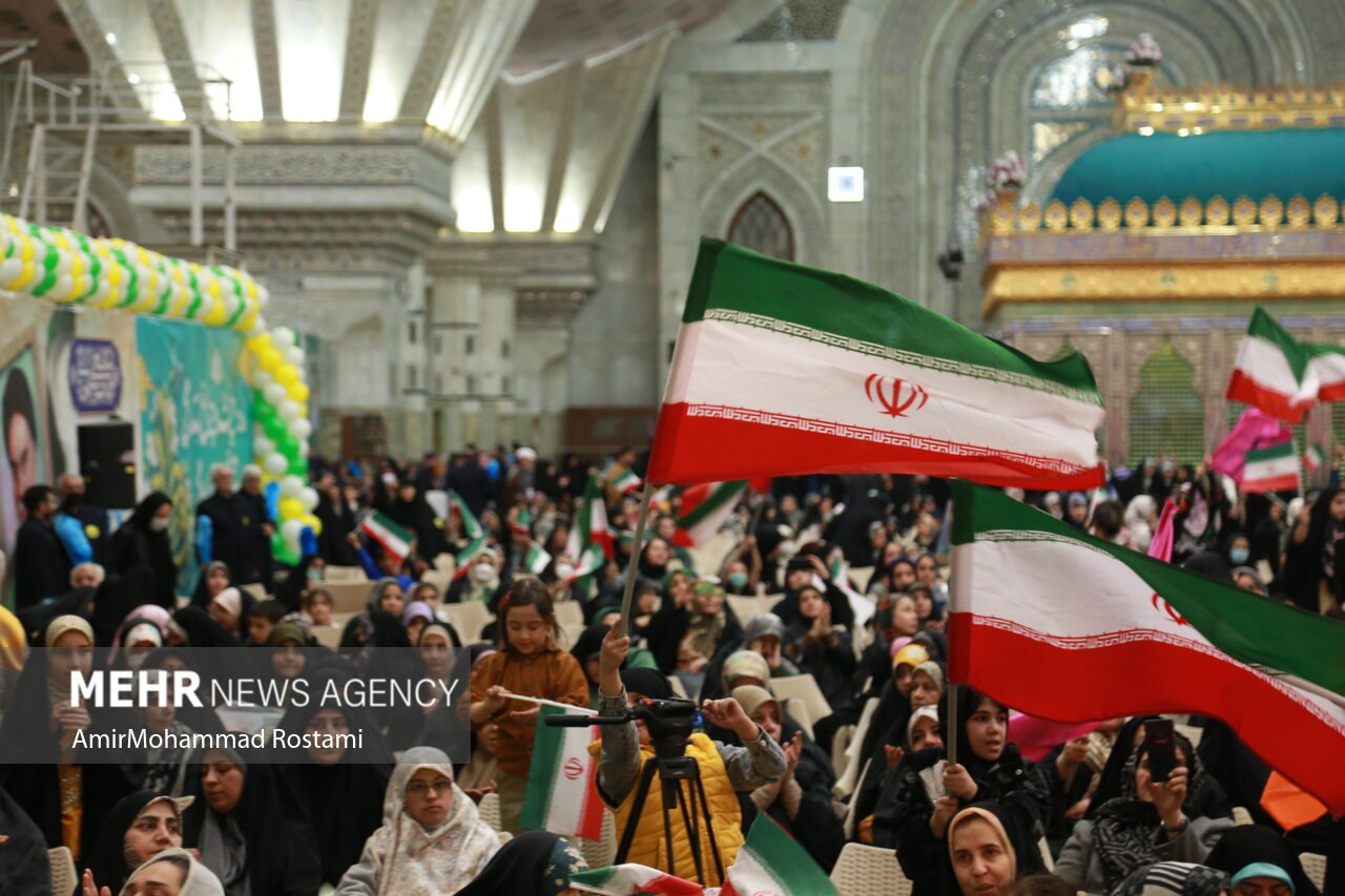عکس/جشن ولادت حضرت زهرا(س) در حرم امام خمینی(ره)