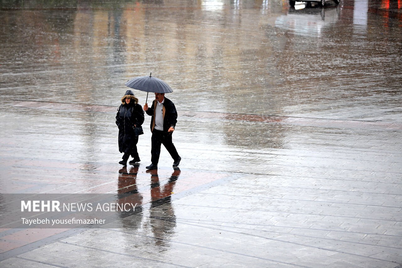 عکس/بارش سنگین باران در همدان