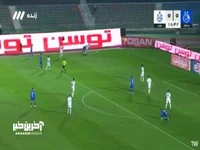 موقعیت برای استقلال که ضربه رزاقینیا تبدیل به گل نشد