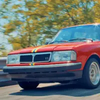 داستان جالب لانچیا ترِوی بی‌موتوره، سدانی با دو موتور در جلو و صندلی عقب!