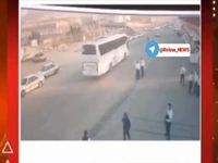 ویدئویی از برخورد اتوبوس با عابر در نقطه کور