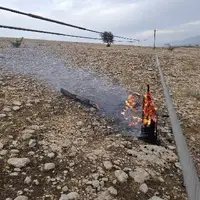 سقوط تیر برق چوبی بر اثر صاعقه در بهمئی؛ چند منطقه دچار خاموشی شد