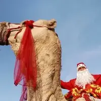 شترسواری و اسکی‌بازی بابانوئل‌ها