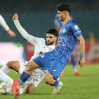 صدر از دست آبیها رفت؛ تساوی استقلال و ملوان در دیدار معوقه