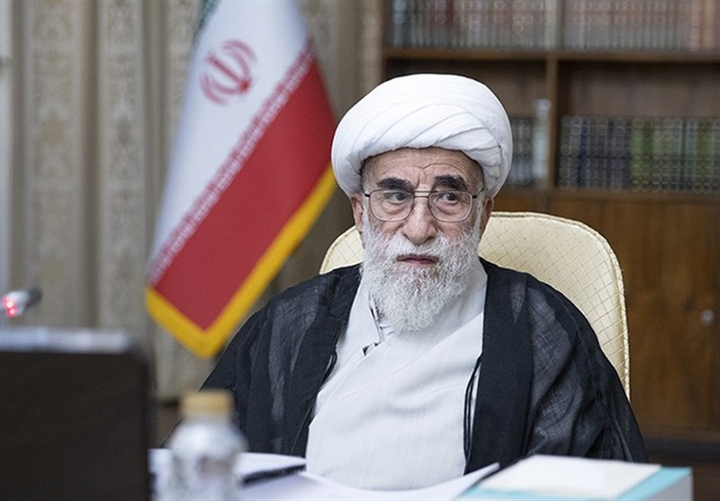 آیتالله جنتی: قانون اساسی نگاهی متعالی و قابل افتخار به زنان دارد