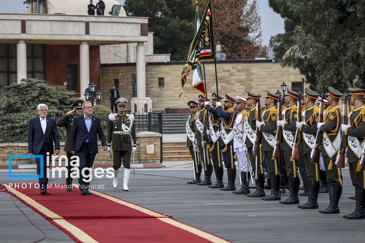 عکس/ بدرقه رئیس جمهور به قزاقستان