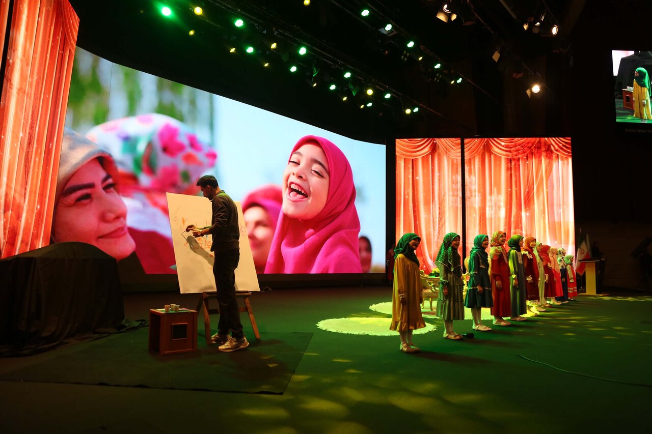 جشن بزرگ" زن جریان زندگی"