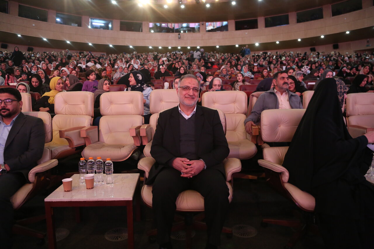 جشن بزرگ" زن جریان زندگی"