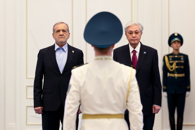 عکس/ مراسم استقبال رسمی رئیس‌جمهور قزاقستان از پزشکیان