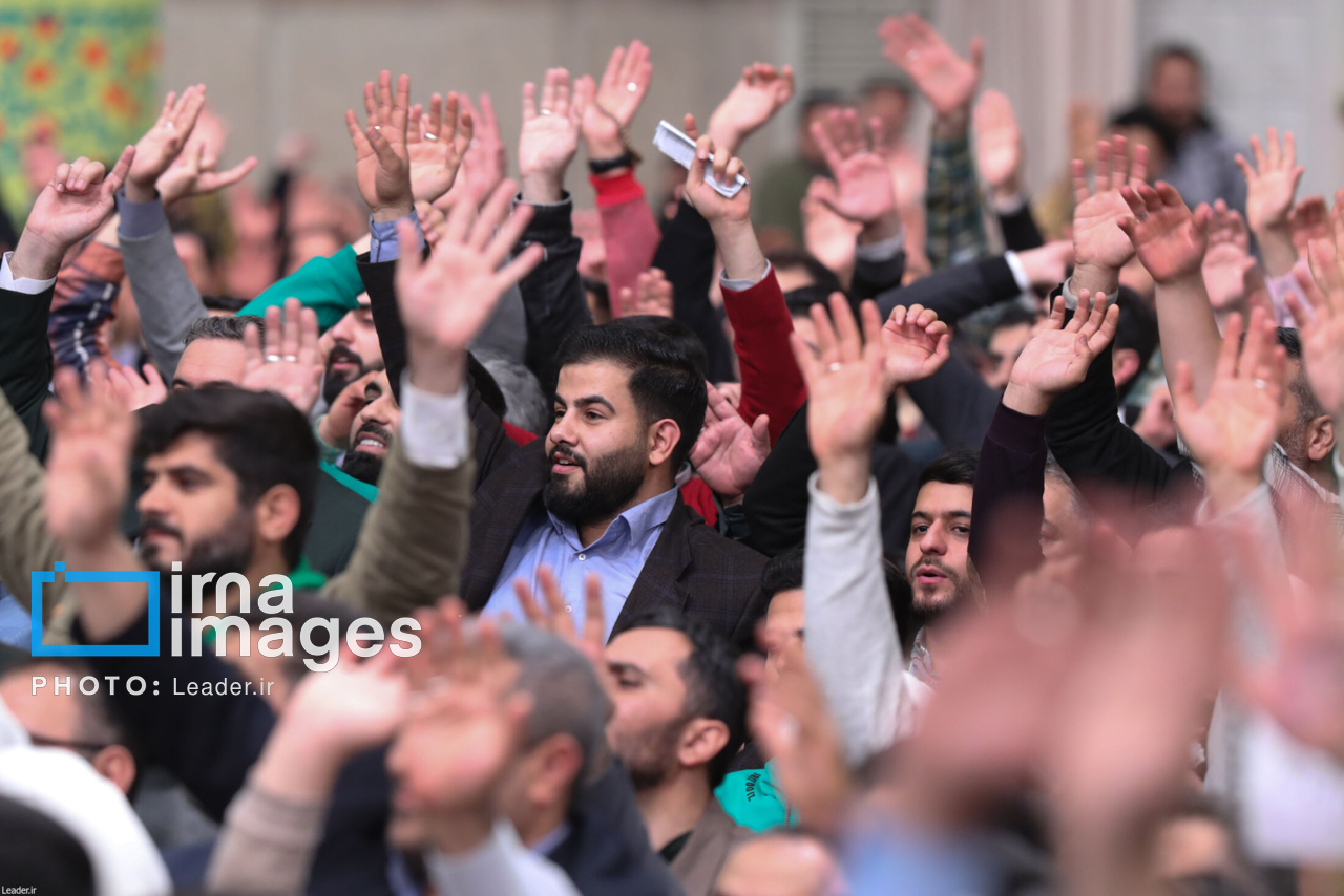 عکس/ دیدار هزاران نفر از مداحان و ستایشگران اهل بیت(ع) با رهبر انقلاب
