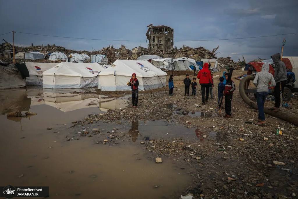 عکس/ شرایط بحرانی آوارگان غزه در باران شدید