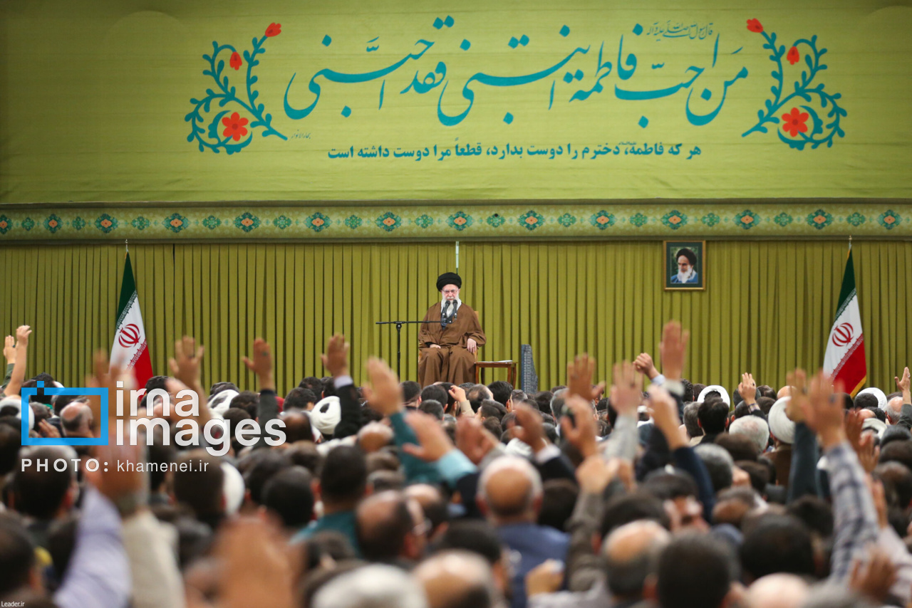 عکس/ دیدار هزاران نفر از مداحان و ستایشگران اهل بیت(ع) با رهبر انقلاب