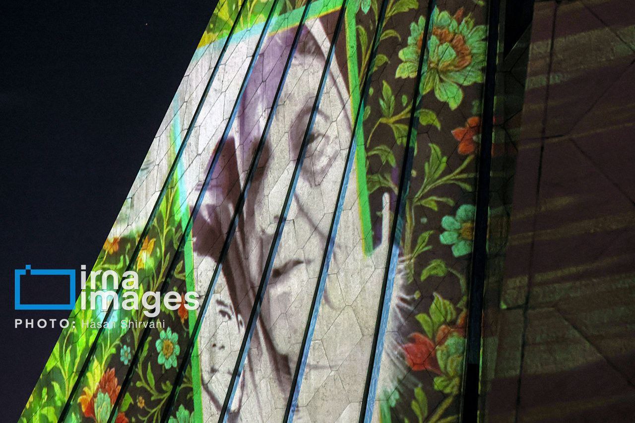 عکس/  ​​​​​​​چهره مادرانه برج آزادی در ایام ولادت حضرت زهرا(س)