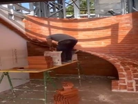 ساختِ پله های مارپیچ فقط با آجر!