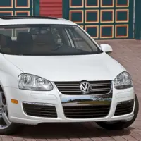 داستان نسل پنجم فولکس‌واگن جتا، سدان اقتصادی با نصف موتور لامبورگینی!