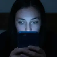 نگاهی علمی به زمان استفاده از نمایشگر: چقدر باید نگران اعتیاد به گوشی باشیم؟