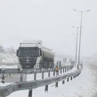 گردنههای کهگیلویه و بویراحمد زیر برف و سنگ؛ رانندگان با احتیاط برانند