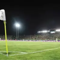 چمن تنها ورزشگاه تهران، هرروز خراب میشود!