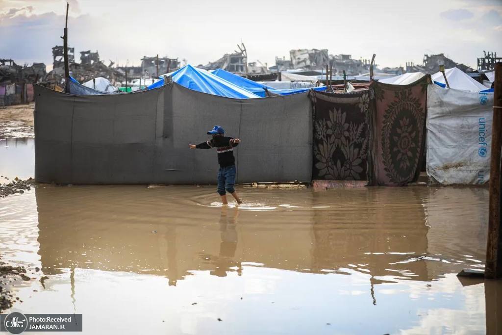 عکس/ شرایط بحرانی آوارگان غزه در باران شدید