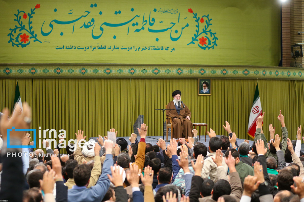 عکس/ دیدار هزاران نفر از مداحان و ستایشگران اهل بیت(ع) با رهبر انقلاب