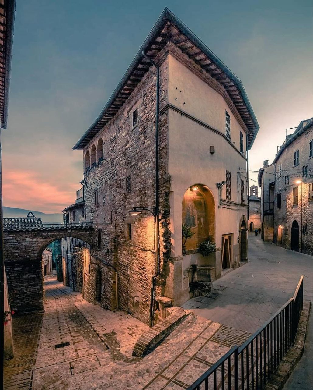 تصاویری جالب از بافت سنگی شهری در ایتالیا