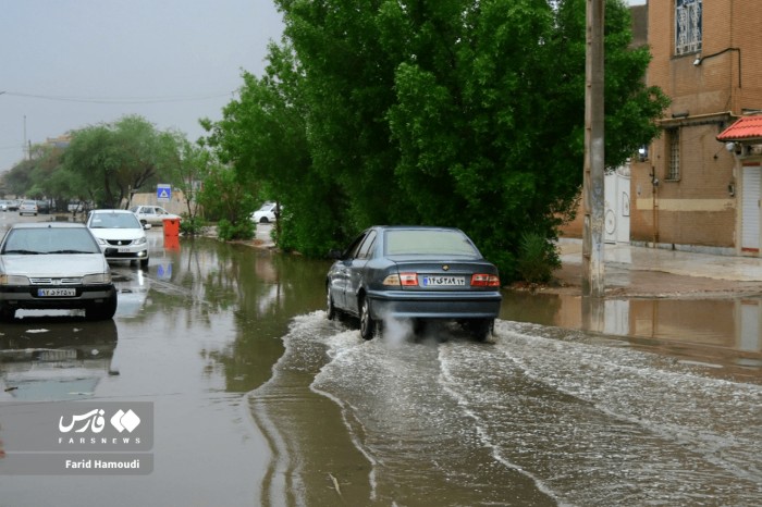 باران خیابان‌های خرمشهر را ونیزی کرد