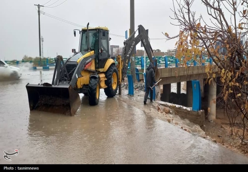 سیل در یاسوج؛ معابر اصلی به رودخانههای خروشان تبدیل شدند!