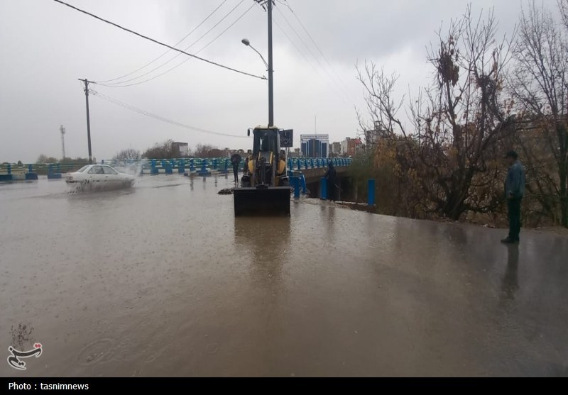 سیل در یاسوج؛ معابر اصلی به رودخانههای خروشان تبدیل شدند!