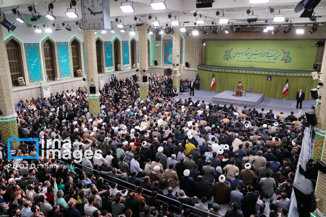 عکس/ دیدار هزاران نفر از مداحان و ستایشگران اهل بیت(ع) با رهبر انقلاب