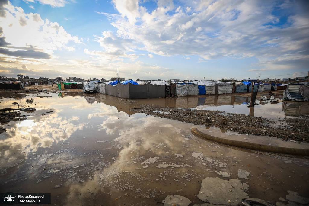 عکس/ شرایط بحرانی آوارگان غزه در باران شدید
