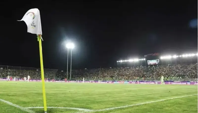 چمن تنها ورزشگاه تهران، هرروز خراب میشود!