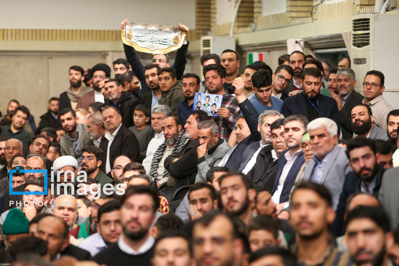 عکس/ دیدار هزاران نفر از مداحان و ستایشگران اهل بیت(ع) با رهبر انقلاب